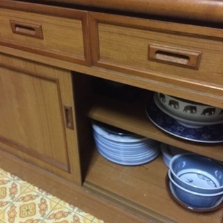 食器棚の画像