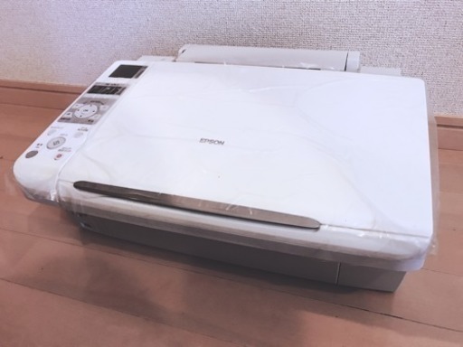 エプソン　プリンター　PX-A740　ホワイト  購入したのですが、ほとんど使う機会がなくなったので出品させて頂きます☆  比較的きれな商品ですが手前上面に日焼けありますので特価にて販売しております。  良好商品です。  本体、電源ケーブル、USBケーブル、説明書、箱をお付けしての販売となります。  インクにつきましては残量等保証できません。   【今日の16時まで！】エプソン　EPSON　プリンター　プリンタ