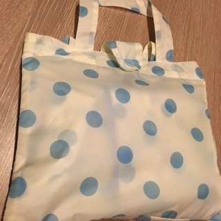 ⭐︎HusHush ハッシュアッシュ　水玉レインコート ポンチョ 95cm⭐︎収納ポーチ付き　美品の画像