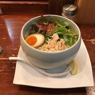 みんなで仲良くラーメン食べに行きませんか！