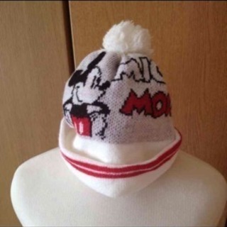 美品ディズニー mickey ポンポン付きニット帽