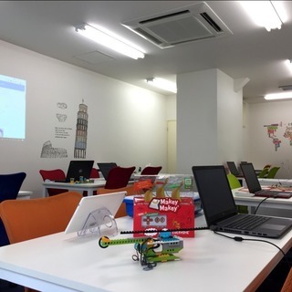 【AI時代に必要な力が身につく－キッズ・プログラミング教室 KIDSPRO】タブレット対応スクラッチ3.0（Scratch 3.0）でプログラミングを学び、プログラミング思考力やAI時代に大切になる「自分の考えを形にする力」が身につく。追加料金なしでロボット工学(レゴWeDo、レゴブースト、Makey Makey、スマホセンサーとScratchの連動など)も学べるの画像