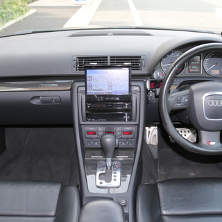 アウディS４アバント 4.2 クワトロ AGIO19AW 車高調 外マフラ- RS4キャリパ-の画像