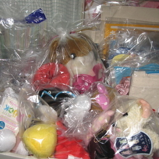 文具、ぬいぐるみ、本、ハンカチ、カチューシャ、髪飾り、ネックレス、キッチン用品　色々詰め合わせ　フリマにの画像