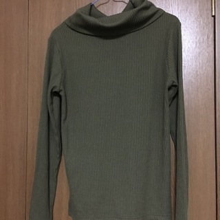 ★INGNI カーキ リブオフタートル 長袖の画像