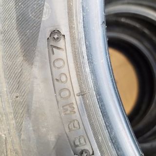 215/45R17  4本　の画像