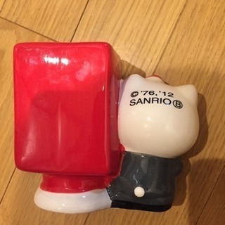 キティちゃん貯金箱の画像