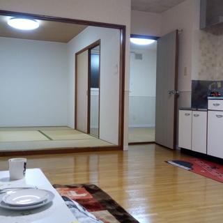 恵庭市２LDK物件月額36,000円・・敷０礼０手数料０のゼロ・ゼロ・ゼロキャンペーン中（令和4年6月末までのご契約、ご入居の方にオススメ）外壁階段塗装・屋根全面上張り済、お部屋もキレイです。の画像