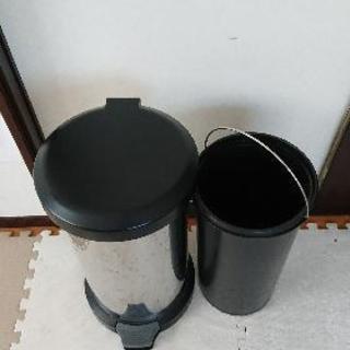 消臭ゴミ箱の画像