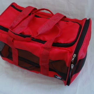 ワンちゃんキャリーケースの画像