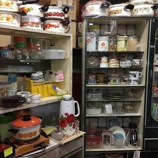 事務機からレトロ商品もある リサイクルショップ 大蔵屋 - リサイクルショップ