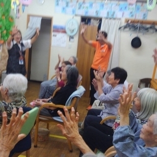 【江戸川区　篠崎町】デイサービススタッフ募集★10人規模だから働く満足度がアップでします^ ^の画像