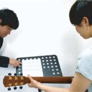 ギターレッスン秋の入会金半額キャンペーン中の画像