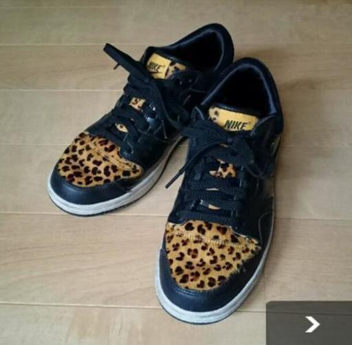NIKE 豹柄スニーカー