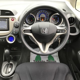 ⭐️11月限定☆【お買得全コミ55万円】H24 フィットハイブリッド★車検31年11月迄★社外ナビ★バックカメラ★ETC★の画像