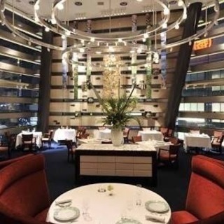 19日木曜日にフレンチディナーを食べに行きませんか？