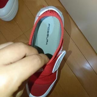 FESSURA スニーカーの画像