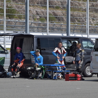 バイクでヒザ擦り！初心者対象スポーツライディングレッスン会！サー...