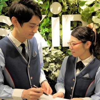 新横浜駅から徒歩1分♪最大時給1750円!!遅番出勤で効率よく働...