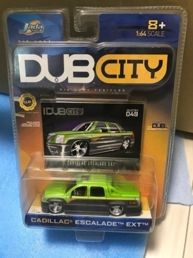 ミニカー1/64   ESCALADE  EXT