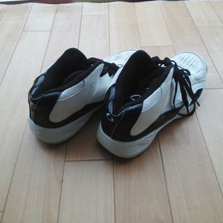 バスケットシューズ 24.5㎝の画像