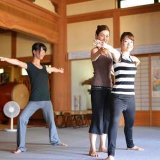 お寺ヨガ お寺ヨガインストラクター養成の画像