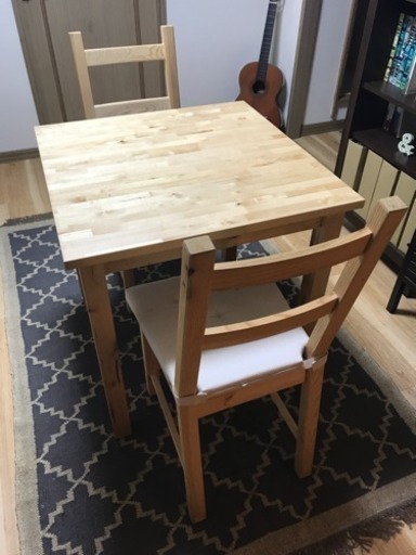 ダイニングテーブル IKEA Norden と椅子 IKEA Ivar (アントニオ