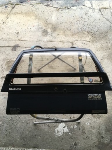 大注目‼️ スズキアルトワークス‼️ 人気の希少品です。  リアゲート 20000円でいかがですか？