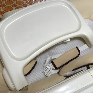 ベビーラック ハイローチェア 手動の画像