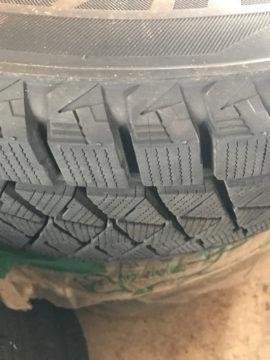 BLIZZAK DM-V2 215/70R16 スタッドレスタイヤ
