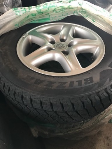 BLIZZAK DM-V2 215/70R16 スタッドレスタイヤ