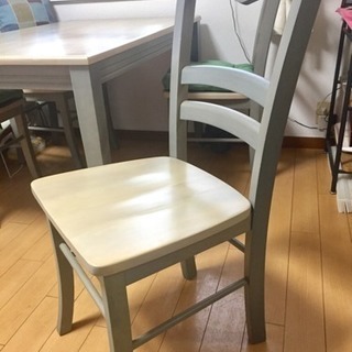 自然な木目調のゆったり4人がけテーブル&椅子4脚セットの画像