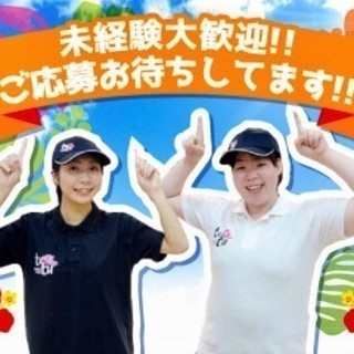 南国風のおしゃれなお店で、タピオカドリンクと焼き立てクレープを作るお仕事です♪の画像