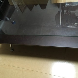 ガラスのテーブルの画像