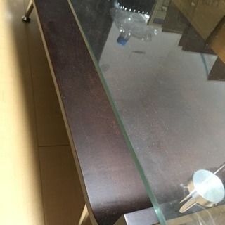 ガラスのテーブルの画像