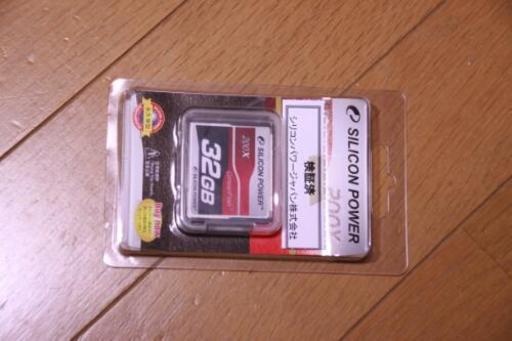 【値下げしました】珍しくなったCFカード32GB❗一眼レフなどのカメラなどに。未開封新品‼