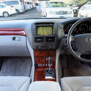 自社ローン専門中古車販売店！☆平成１８年　セルシオ　４．３C仕様　Fパッケージ　黒　☆　純正マルチ　フルセグ　スマートキー　　☆　完全自社ローン【誰でも車がローンで買えます】の画像