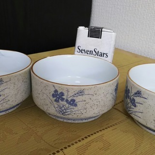 最終値下げ）中古　信楽焼　大きな鉢５個　　中くらいの鉢３個　　和皿２枚　箸置き５個の画像