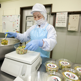 《食品工場》調理補助アルバイト募集（高校生可）　未経験者大歓迎！の画像