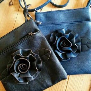 ❤お花のショルダーバッグ(ネイビー)の画像