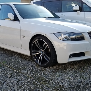 ［個人売］車検31年7月 320i Mスポーツ仕様　19インチアルミ