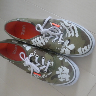 美品VANSバンズ夏ハワイアン柄24㎝スニーカーの画像