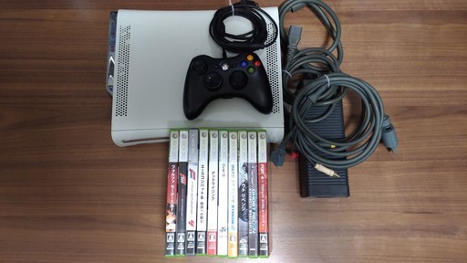 【商談中】xbox360本体　 レーシングセット　ソフト　ハンコン付き　中古