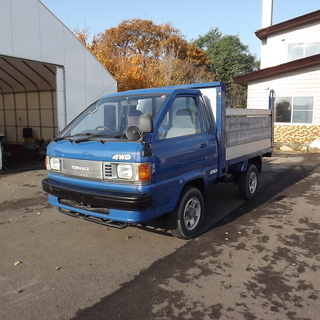 トヨタ　タウンエーストラック2.0　４WDダンプ