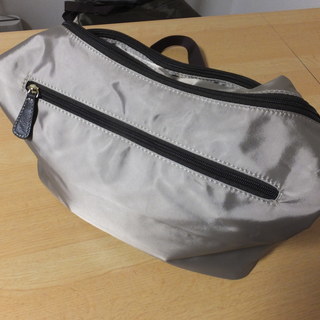 バッグ　ベージュ　新品です。の画像