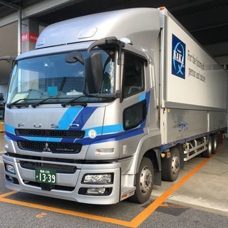 【６０代の採用実績あり！】（正社員）10tトラックドライバーの画像