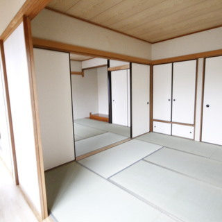 かすみがうら市中佐谷中古住宅　静かな環境、広い敷地、軽量鉄骨造7LDK　平成9年築、リフォーム済、プレハブ物置あり - かすみがうら市