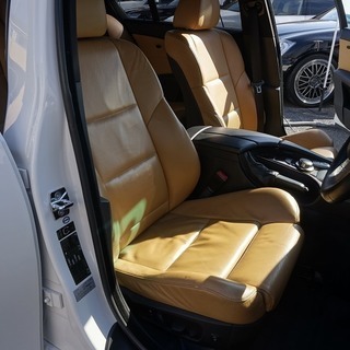 自社ローン専門中古車販売店！☆平成１８年　BMW　530i　Mスポーツ　白！☆　HDDナビ　キーレス　車高調　☆　完全自社ローン【誰でも車がローンで買えます】 　※金利０％ 5周年キャンペーン開催中！の画像
