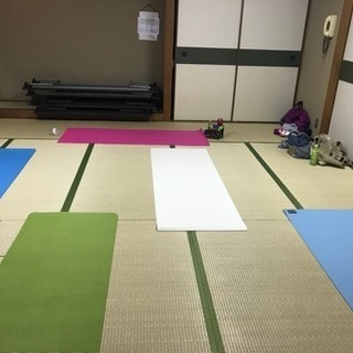リラックスヨガ  池田駅前  毎週水曜　1時半〜　の画像