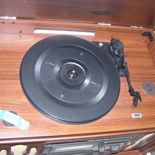 COLUMBIAレコードCDラジカセ GP-38（音聴箱）中古です。の画像